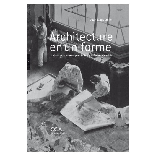 ARCHITECTURE EN UNIFORME 