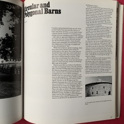 The barn / a vanishing landmark in North America.