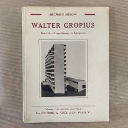 Walter Gropius par Sigfried...