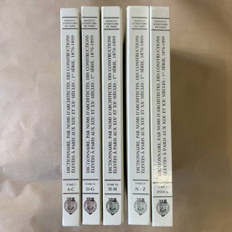 Dictionnaire par noms d'architectes des constructions élevées à Paris aux XIXe et XXe siècles.