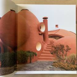 Antti Lovag / la maison Bernard, une aventure architecturale.