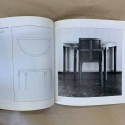 Mobilier dessiné par Charles Vandenhove.