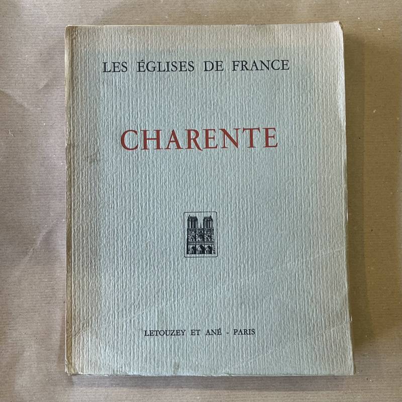 Charente / les églises de France.