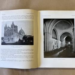 Charente / les églises de France.
