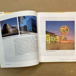 Architecture as signs and systems / Venturi / Scott brown.