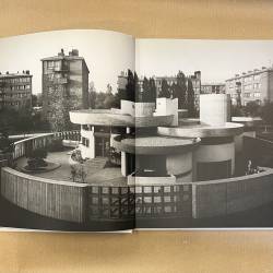 Espace à lire / la bibliothèque des enfants à Clamart.