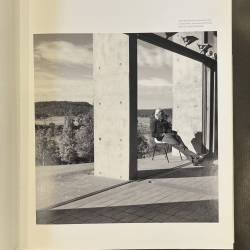 Under the edge / the architecture of Peter Stutchbury.