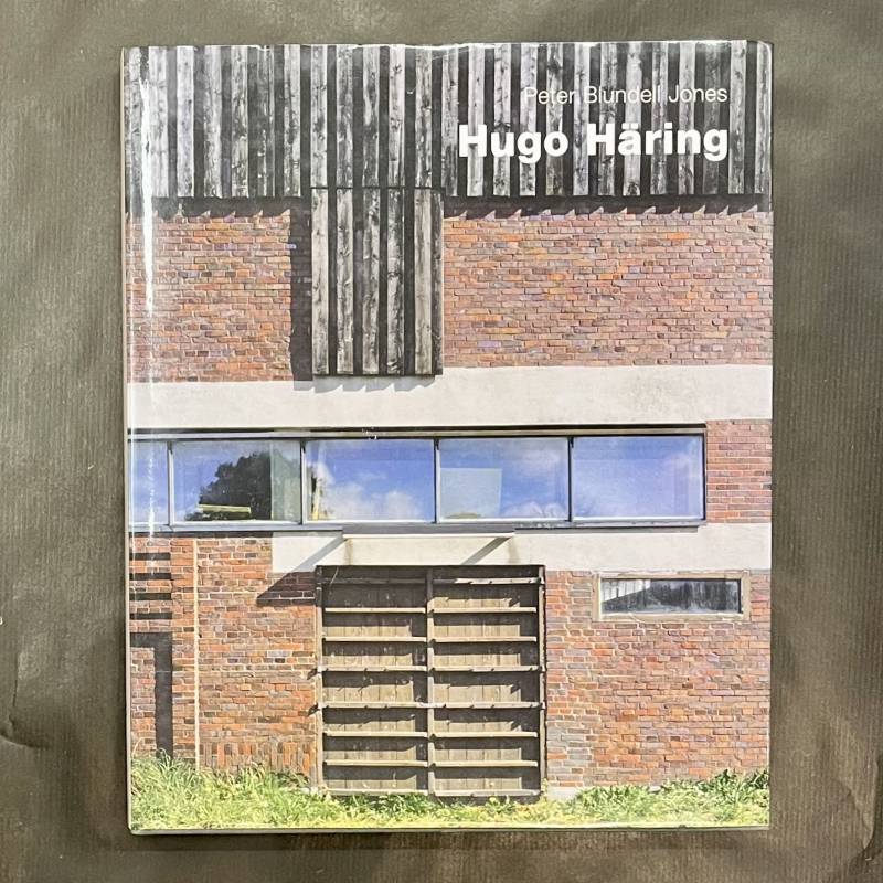 Hugo Haring par Peter Blundell Jones.