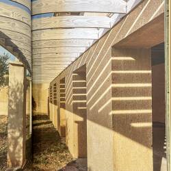 Atelier d'architecture Perraudin / trois architectures en pierre.