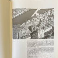 Cahors / ville et architecture civile au Moyen Âge / XIIe-XIVe siècles)