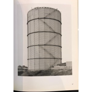 Basic Forms of Industrial Buildings/ Bernd & Hilla becher 